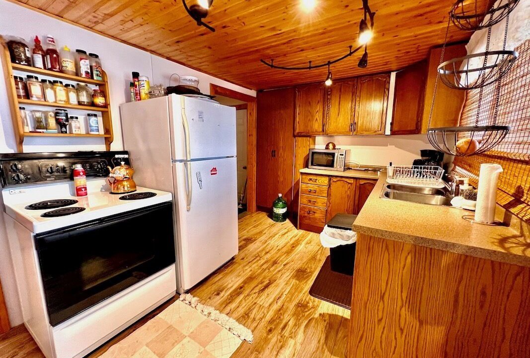 Photo of Kitchen in Head Lake