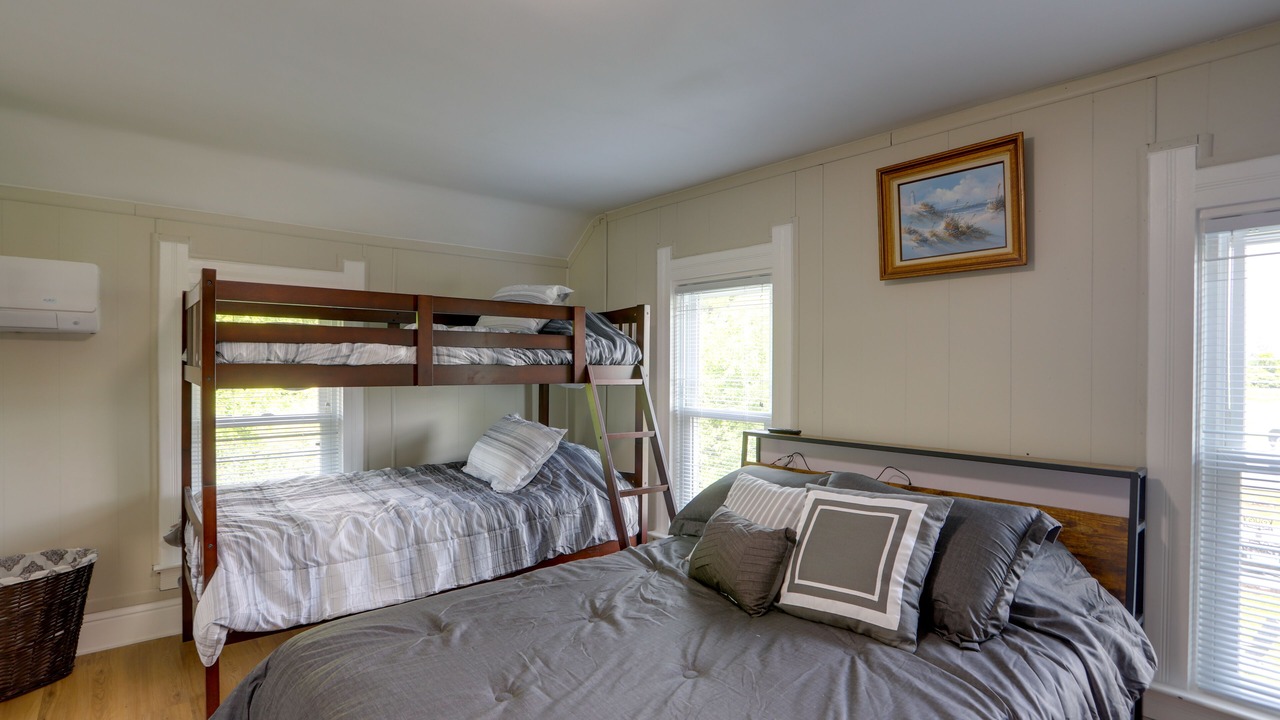 Photo of Bedroom in Port Clinton