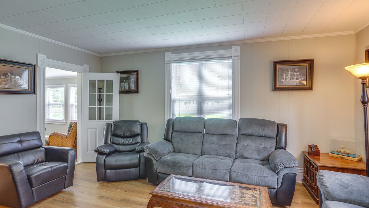 Photo of Livingroom in Port Clinton