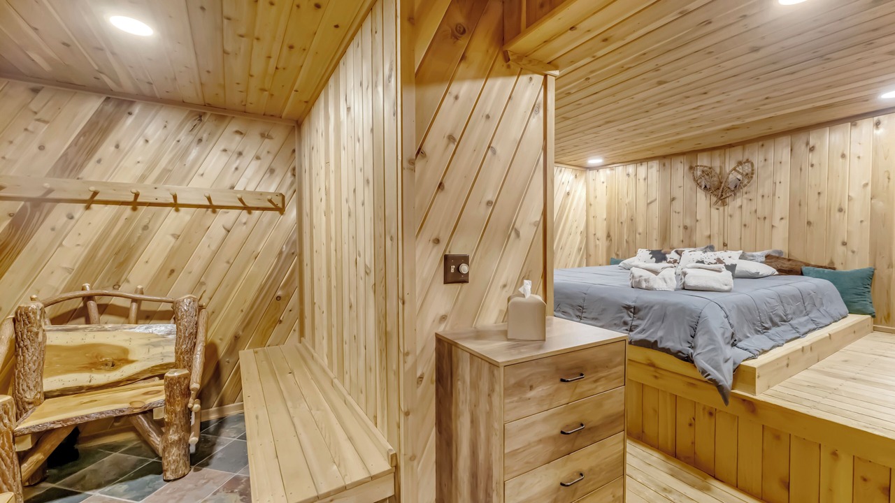 Photo of Bedroom in Ellicottville