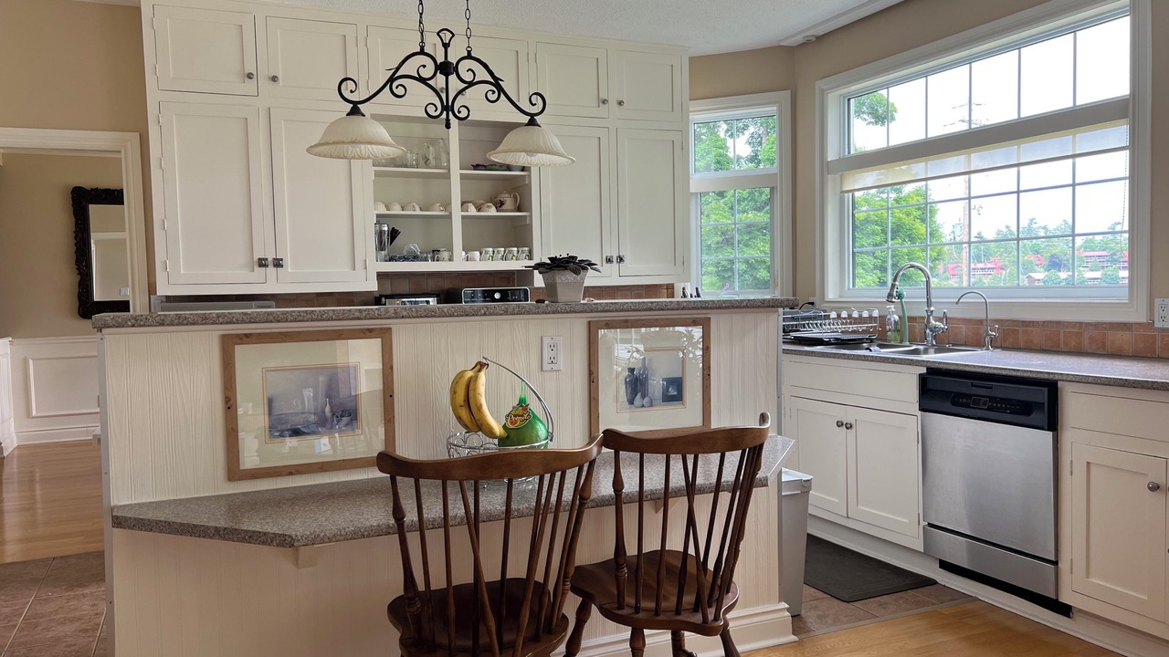 Photo of Kitchen in Calabogie