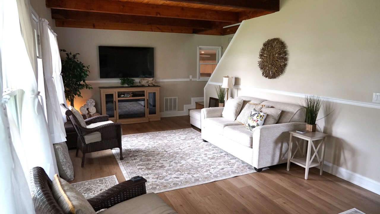 Photo of Livingroom in Huron