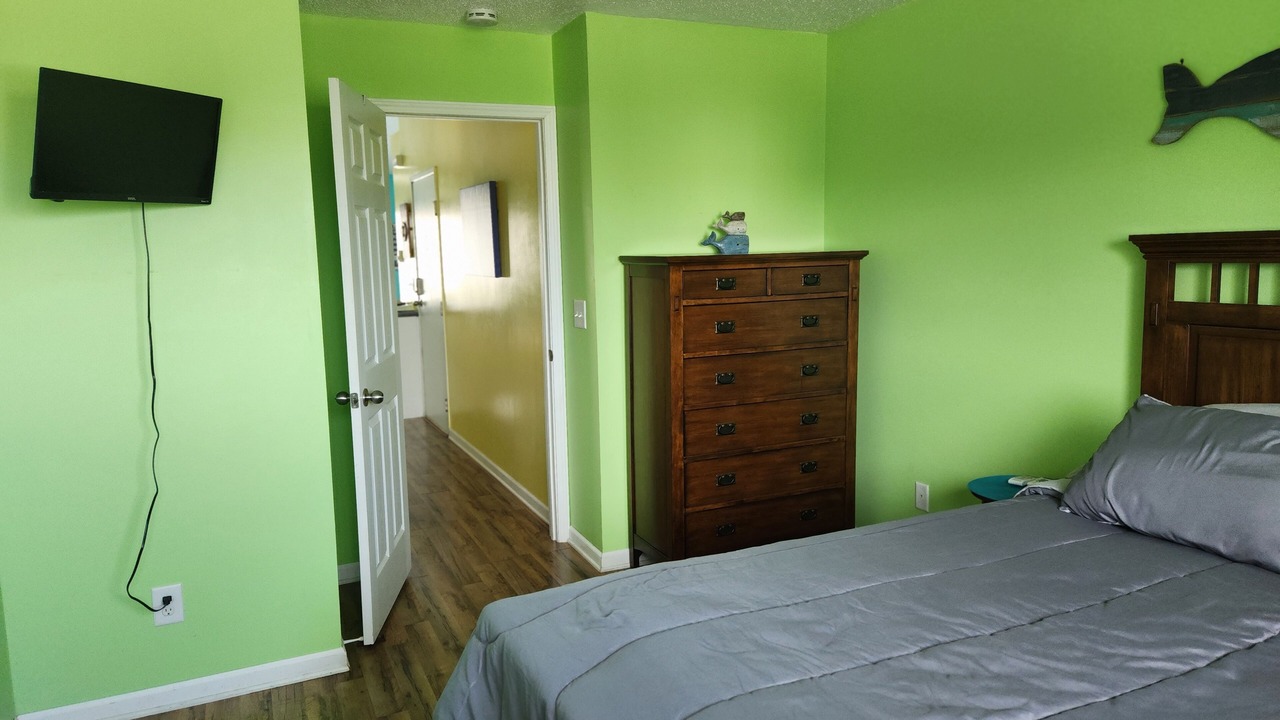 Photo of Bedroom in Oak Harbor
