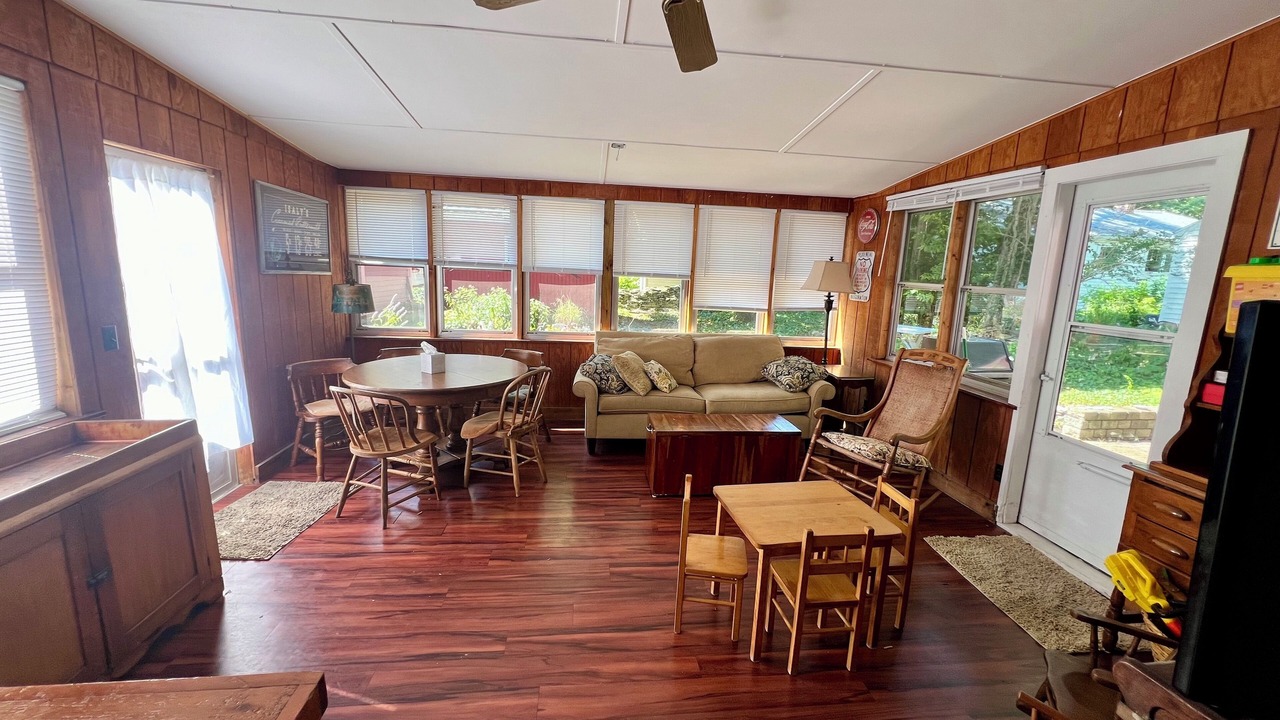 Photo of Livingroom in Lakeside