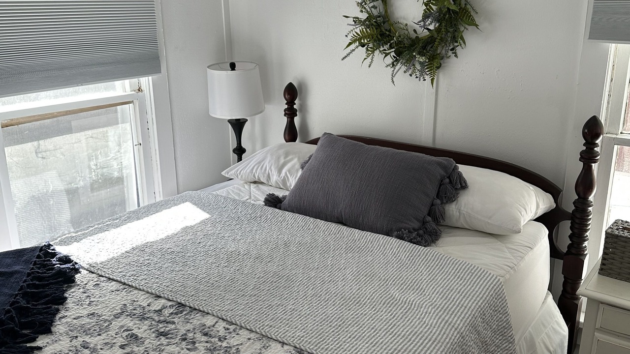 Photo of Bedroom in Lakeside