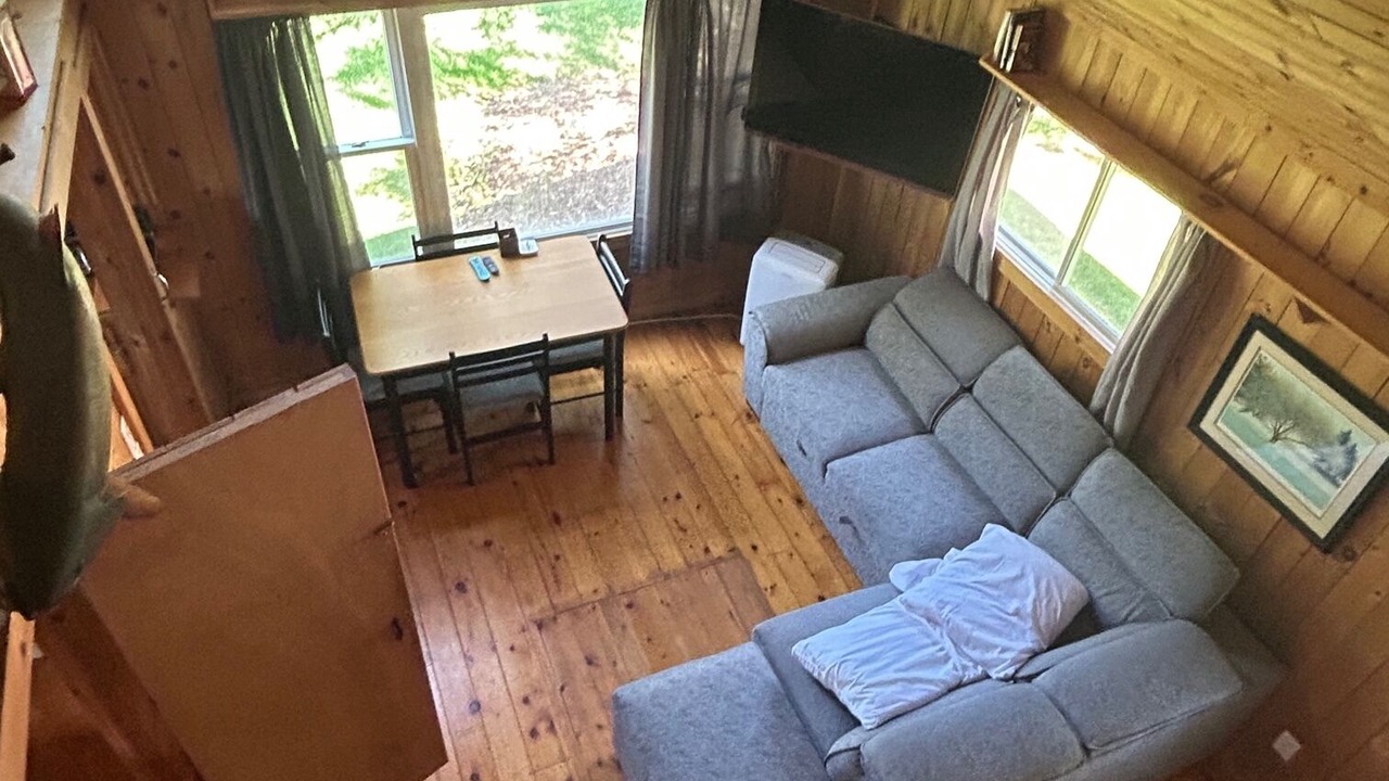 Photo of Livingroom in Wasaga Beach