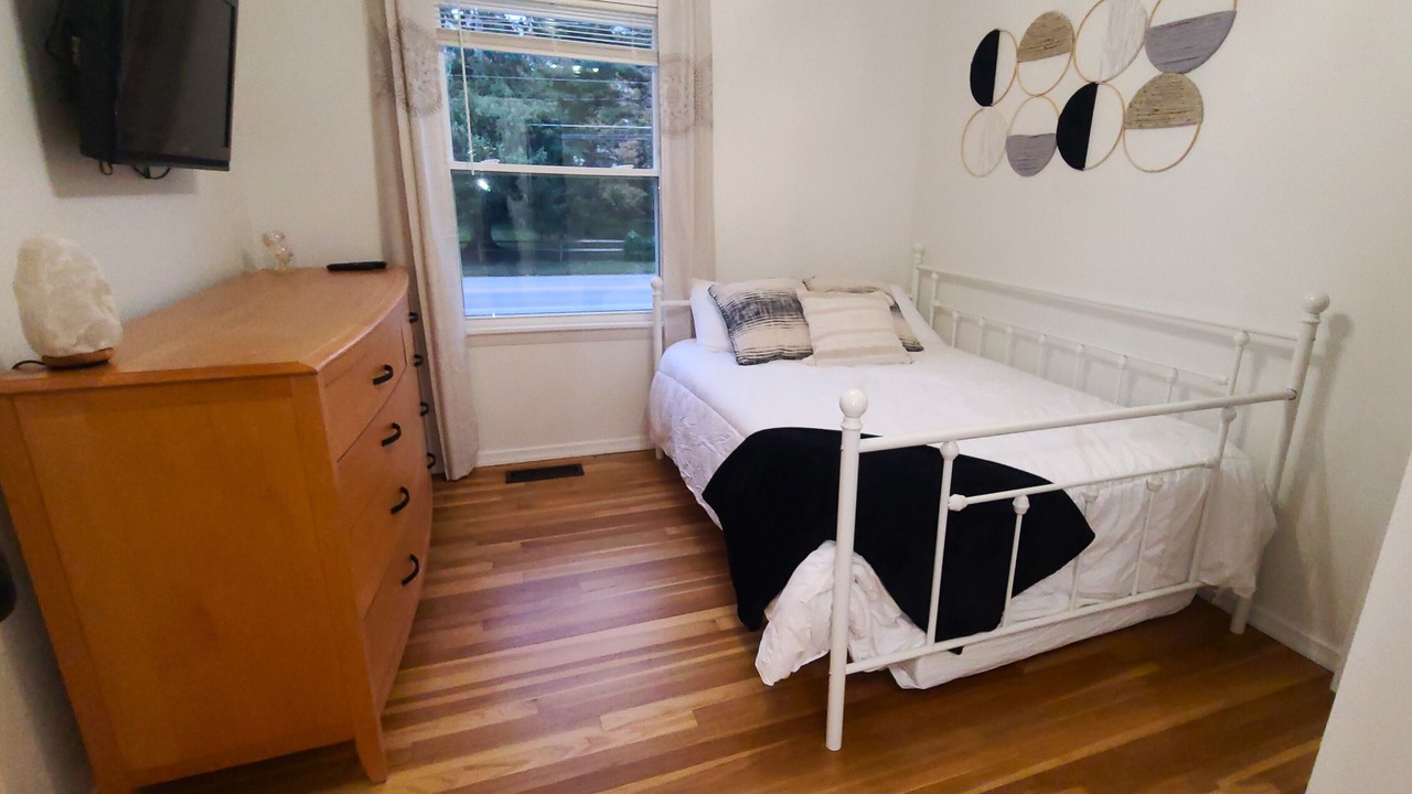 Photo of Bedroom in Oberlin
