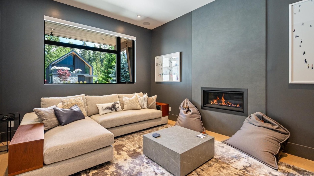 Photo of Livingroom in Whistler