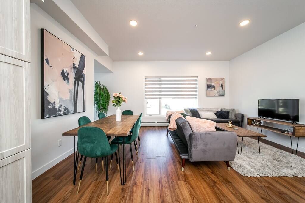 Photo of Livingroom in North Central Edmonton