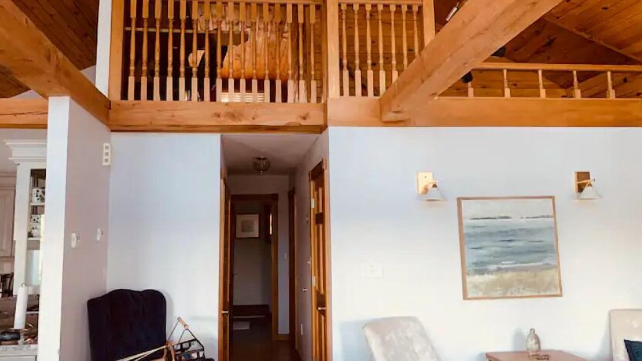 Photo of Livingroom in Eddington