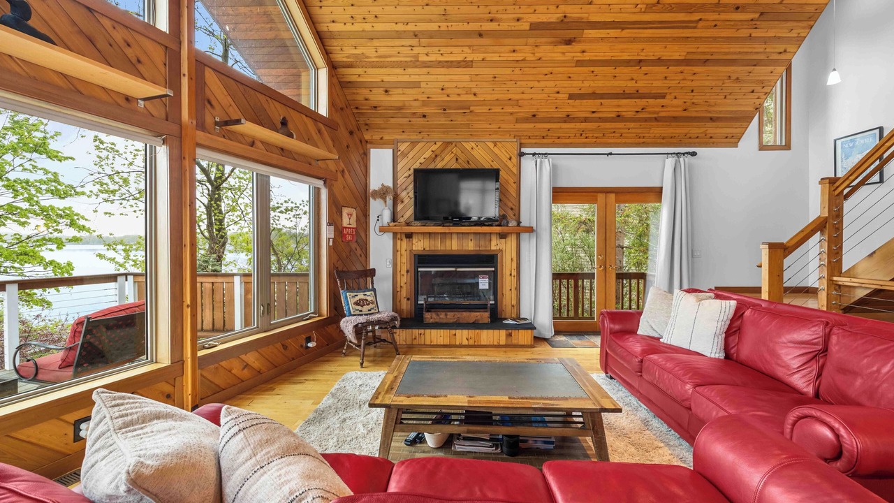 Photo of Livingroom in Honeoye