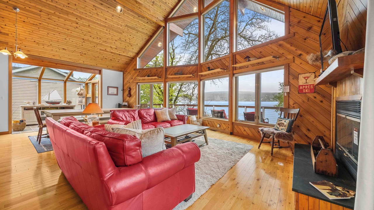 Photo of Livingroom in Honeoye