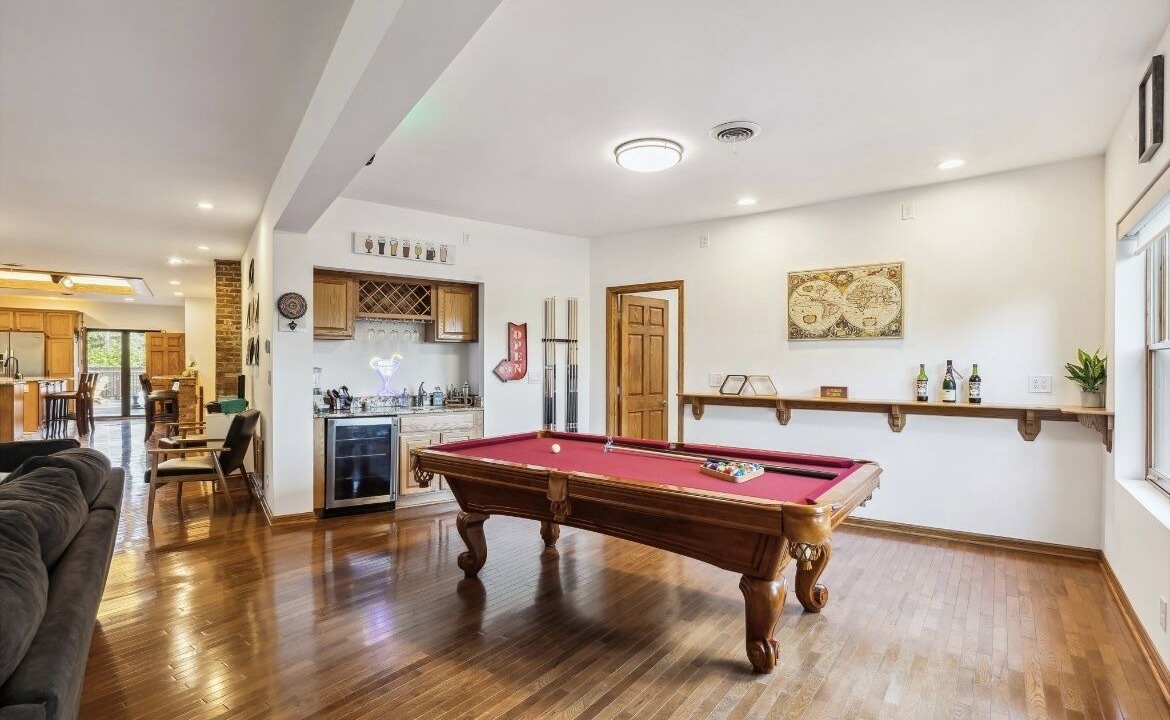 Photo of Bedroom in Detroit - Shoreway