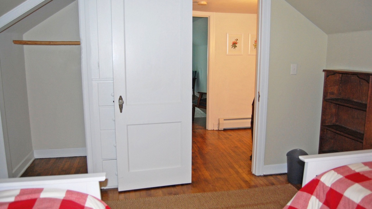 Photo of Bedroom in Maple City