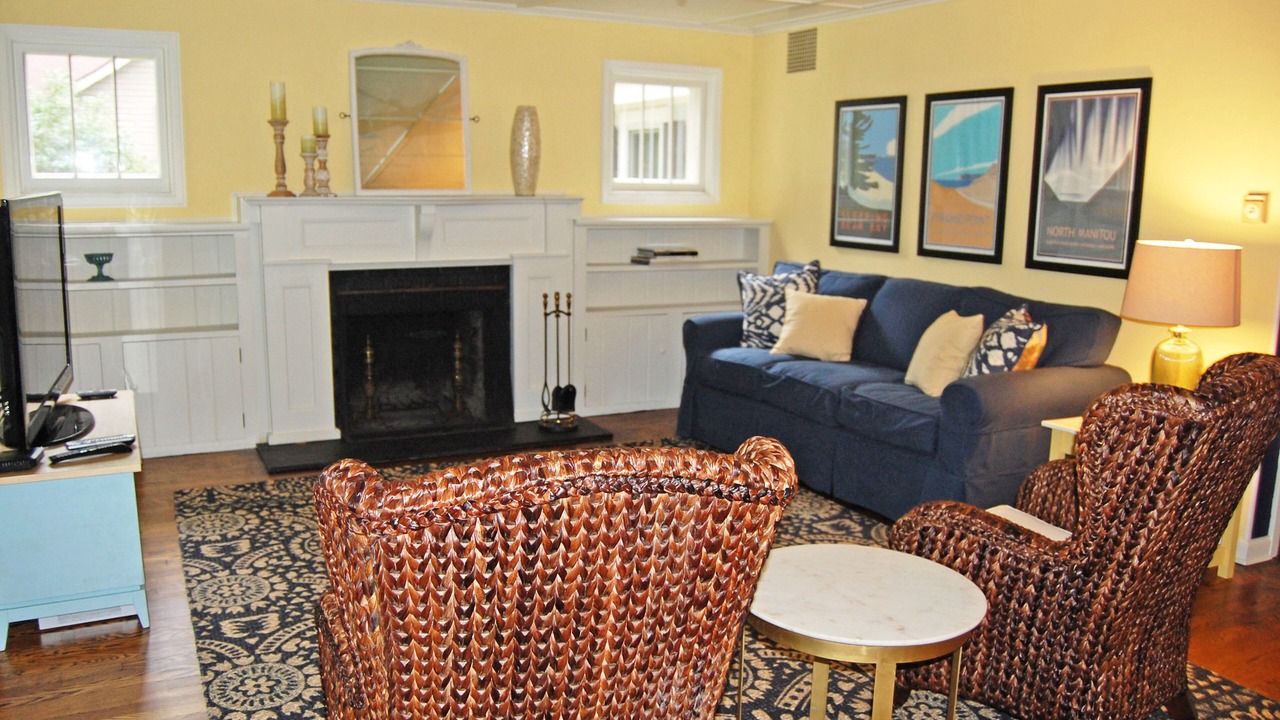 Photo of Livingroom in Maple City