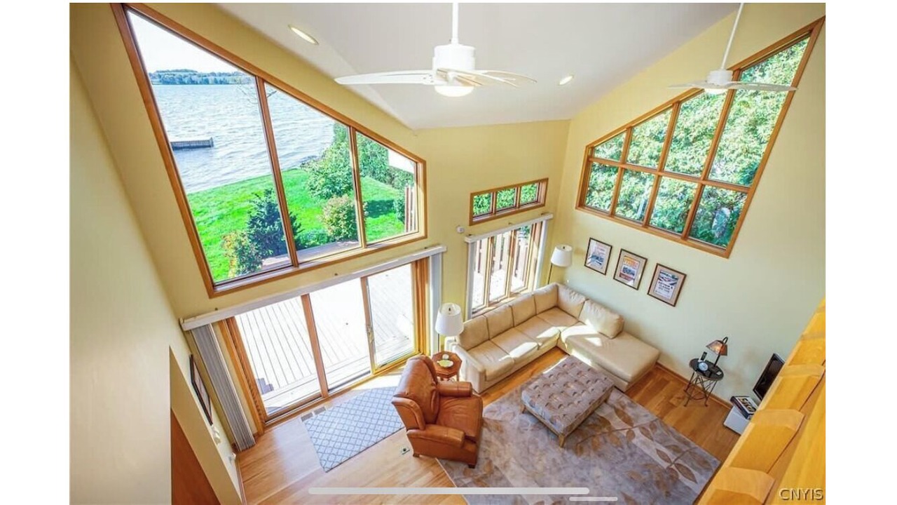 Photo of Livingroom in Skaneateles