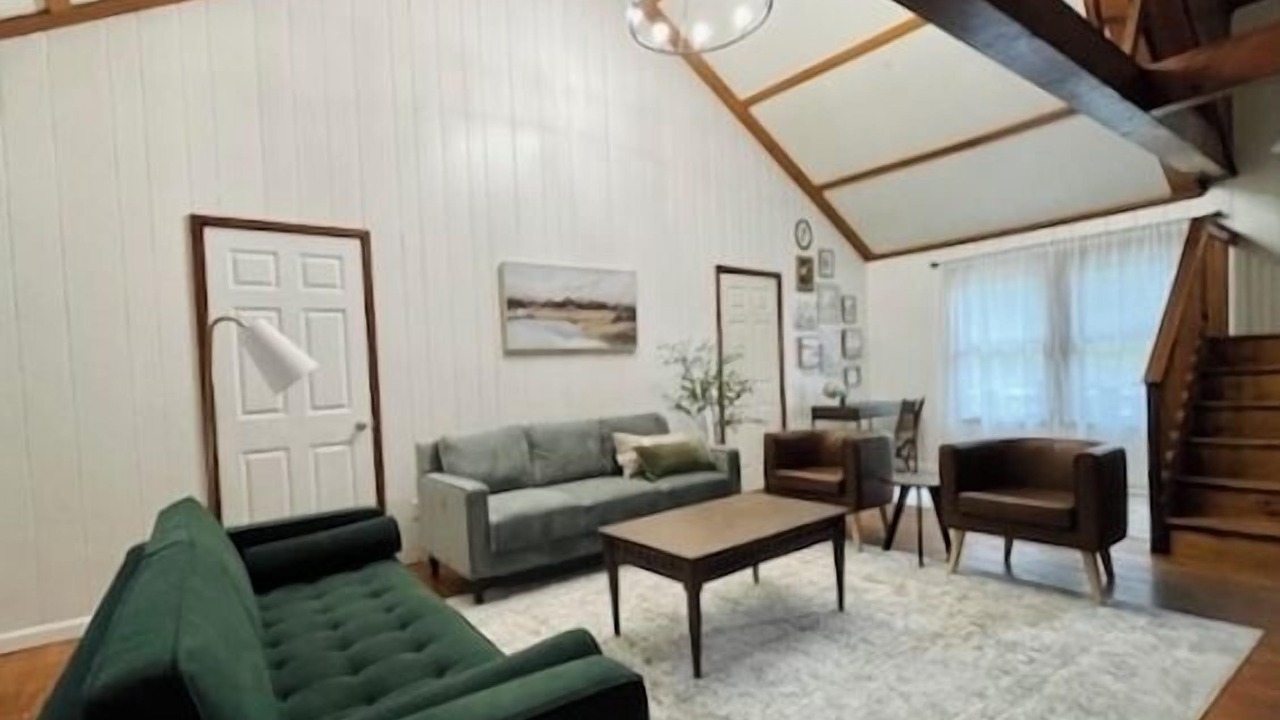Photo of Livingroom in Town of Concord