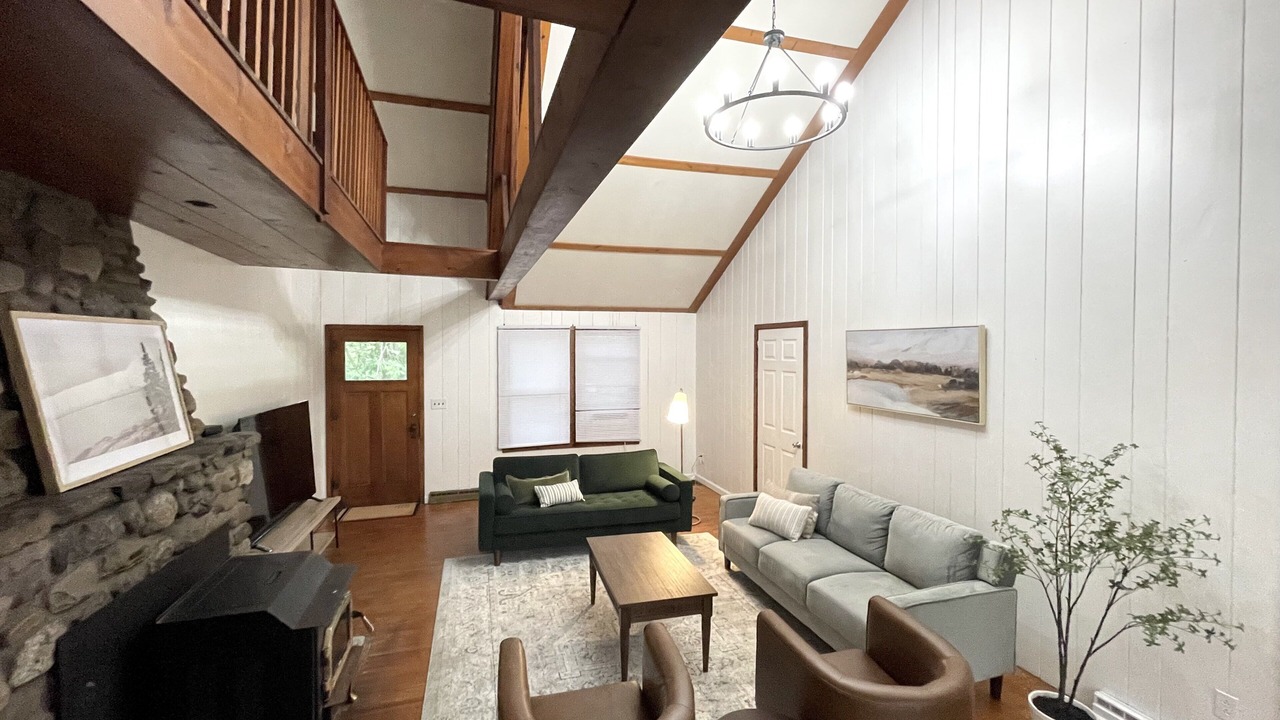 Photo of Livingroom in Town of Concord