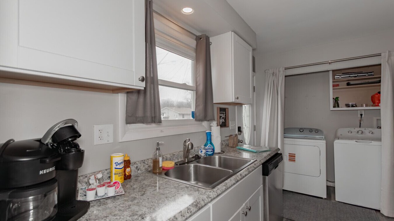 Photo of Kitchen in Mentor Headlands