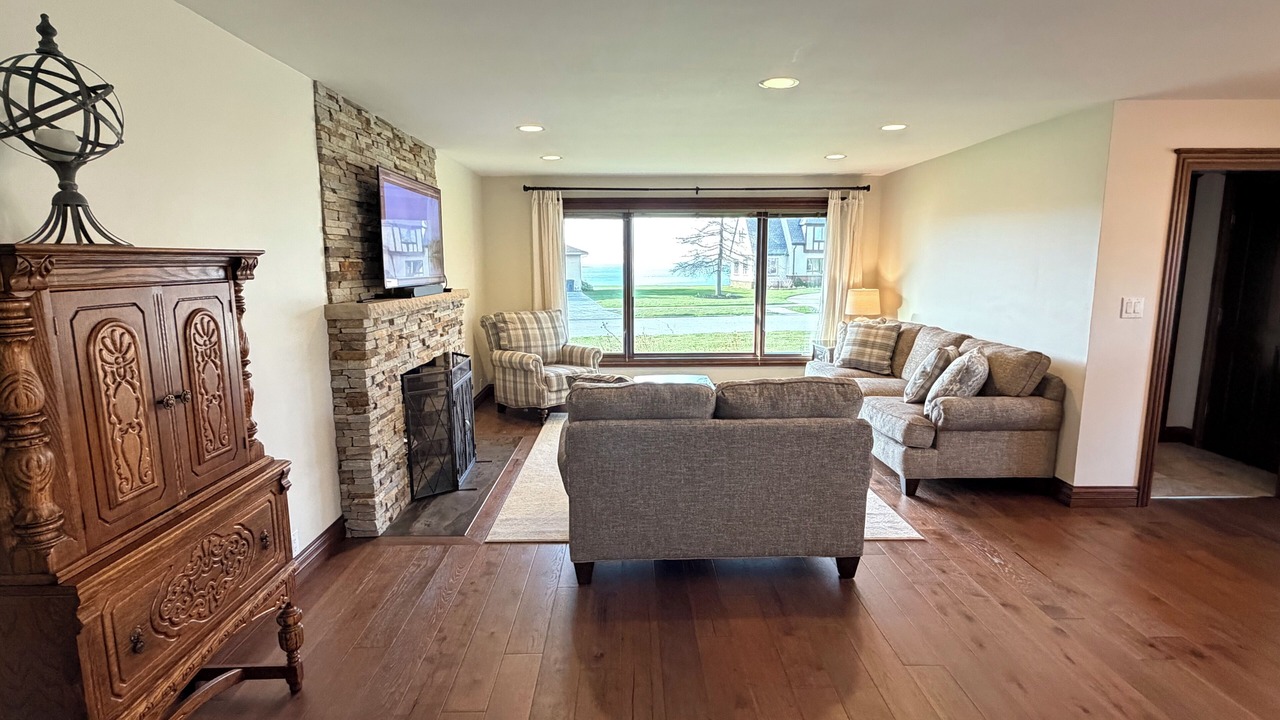 Photo of Livingroom in Erie