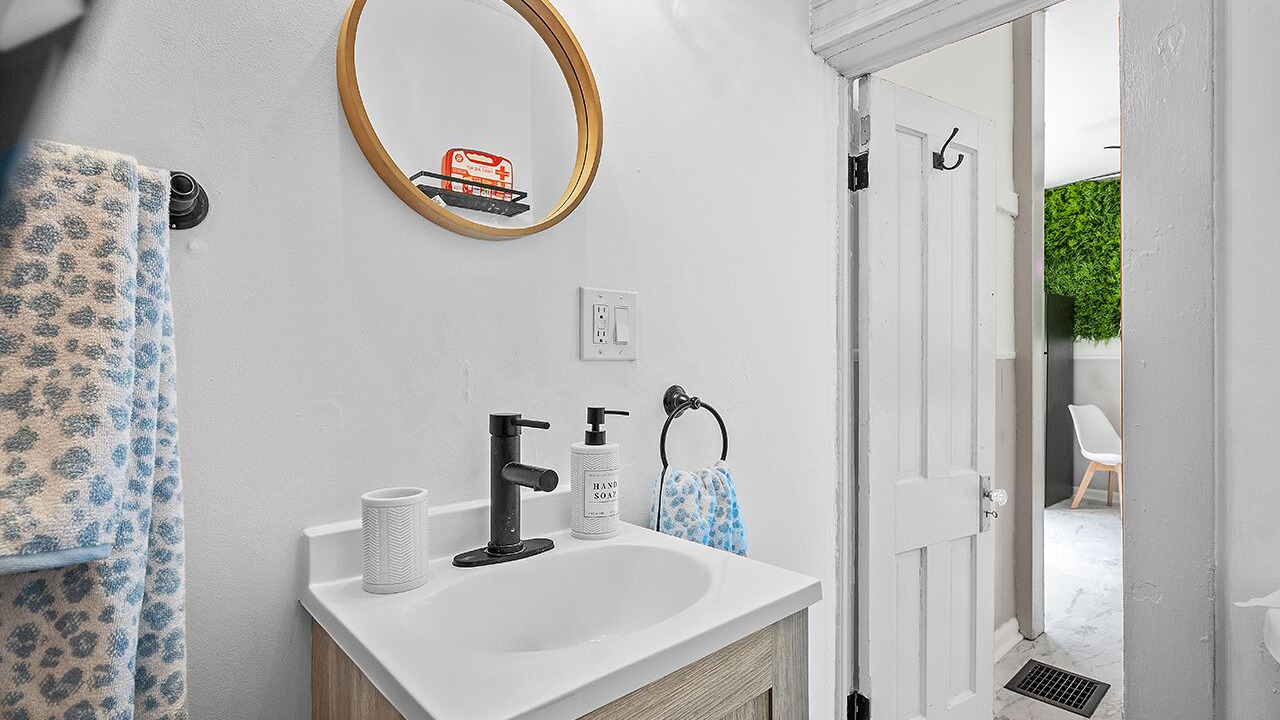 Photo of Bathroom in University Circle