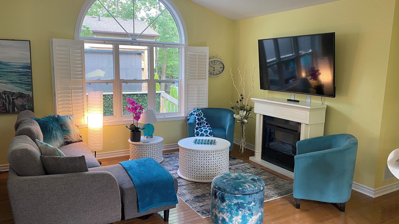 Photo of Livingroom in Wasaga Beach