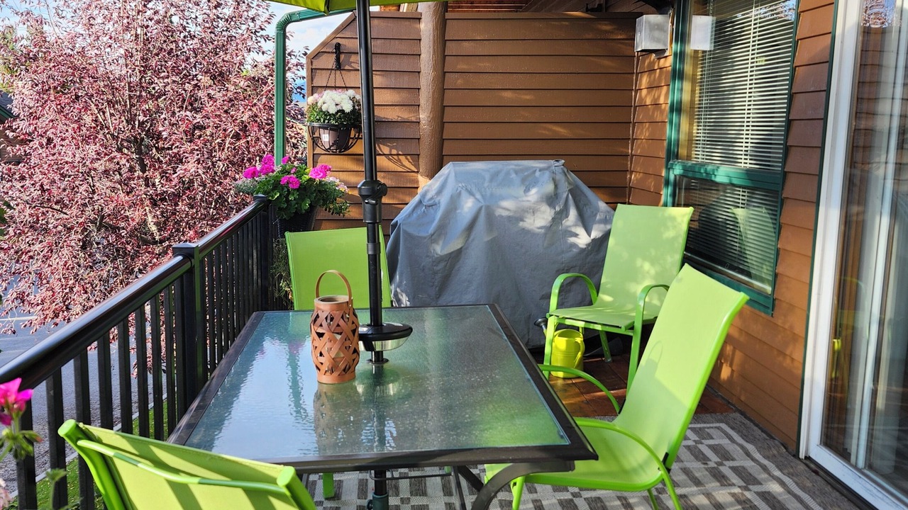 Photo of Patio Balcony in East Kootenay