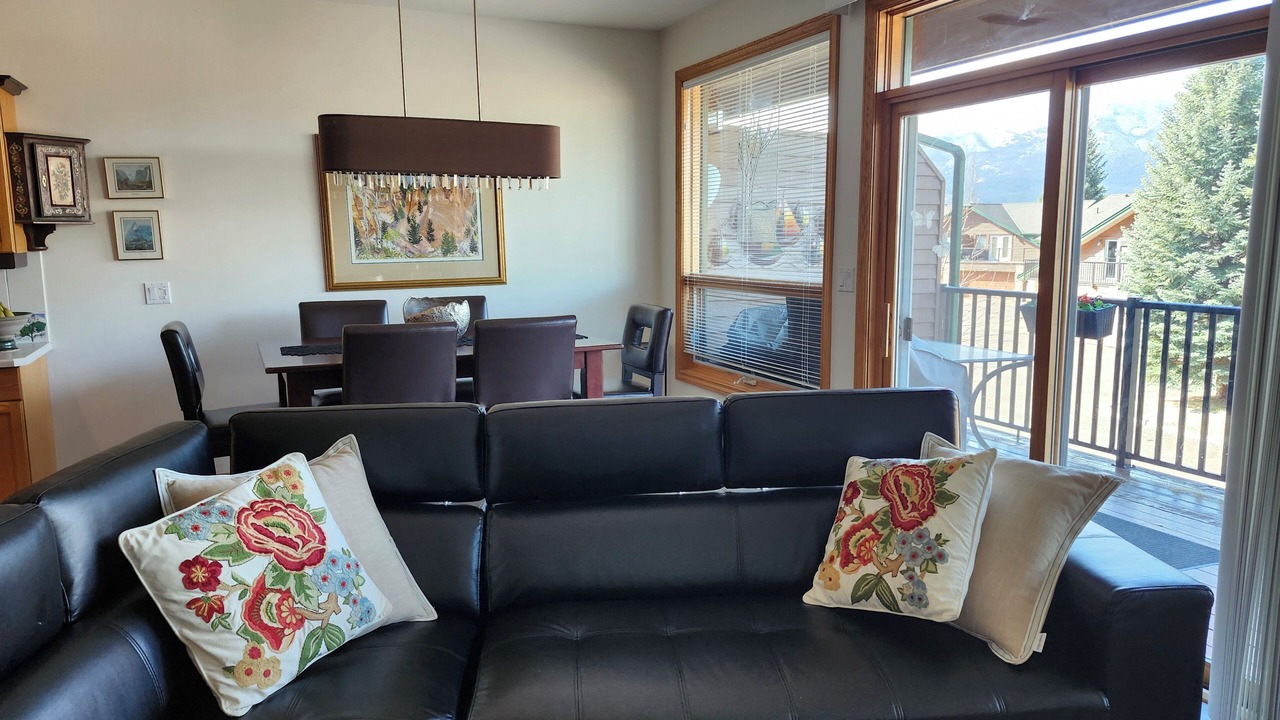 Photo of Livingroom in East Kootenay