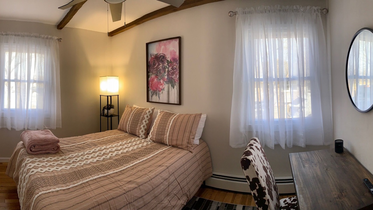 Photo of Bedroom in Seneca Falls