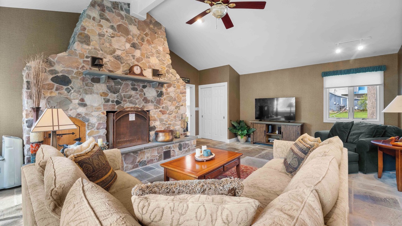 Photo of Livingroom in Honeoye