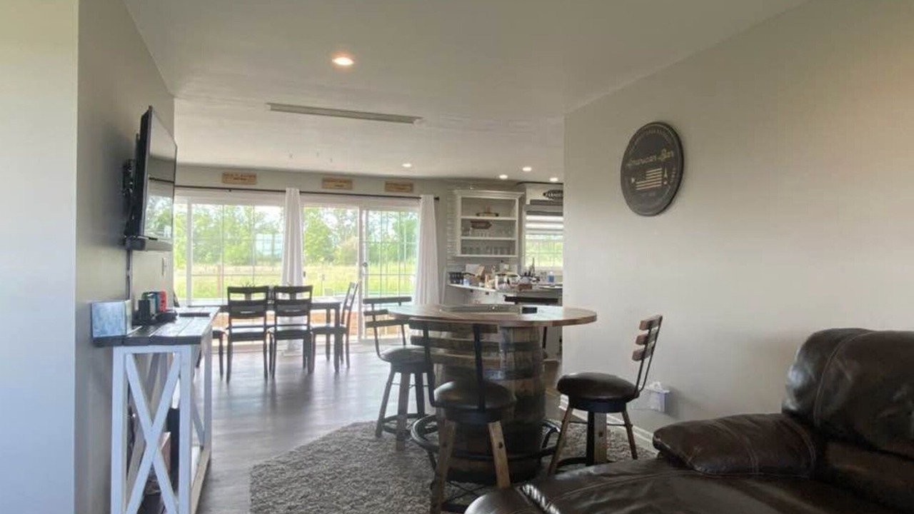 Photo of Livingroom in Port Clinton