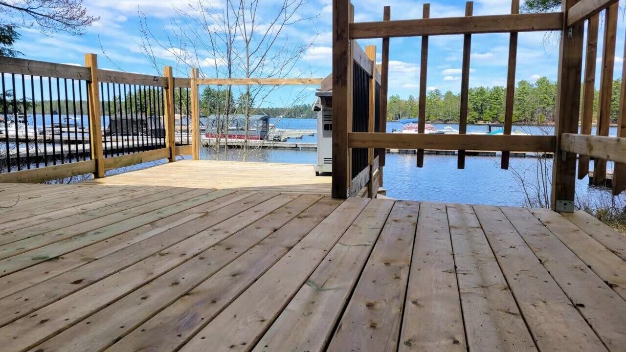 Photo of Patio Balcony in Gravenhurst