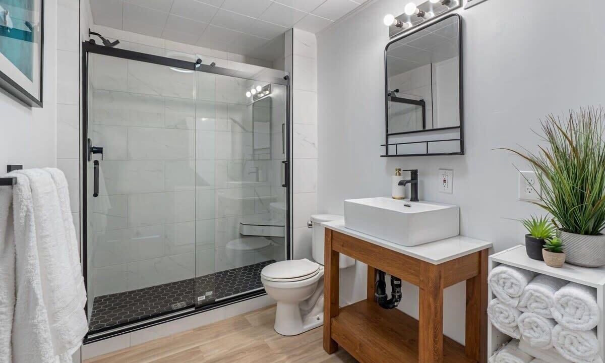 Photo of Bathroom in Sylvan Lake