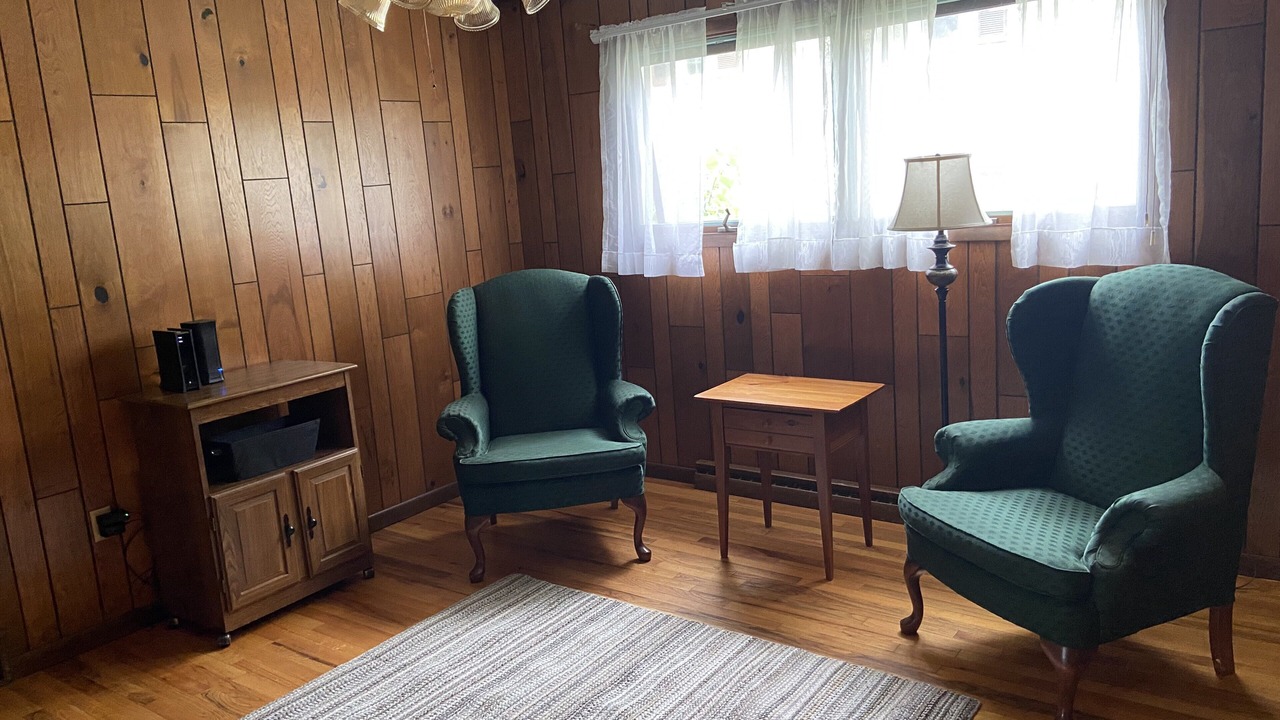 Photo of Bedroom in Melrose Park