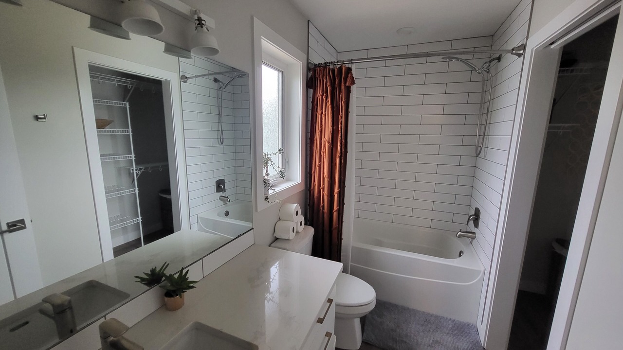 Photo of Bathroom in Sylvan Lake