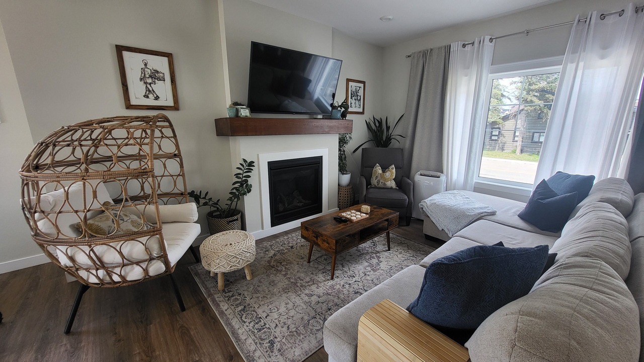 Photo of Livingroom in Sylvan Lake