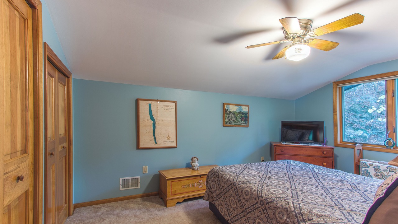 Photo of Bedroom in Valois