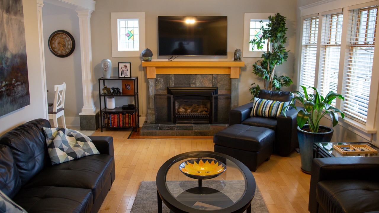 Photo of Livingroom in Lynn Valley