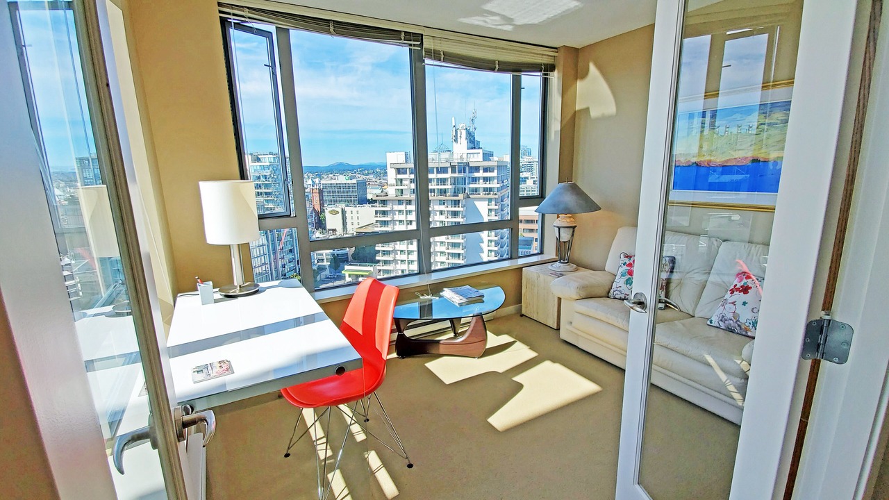 Photo of Livingroom in Downtown Victoria