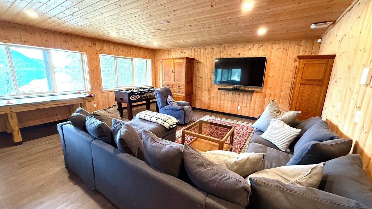 Photo of Livingroom in Eagle Creek