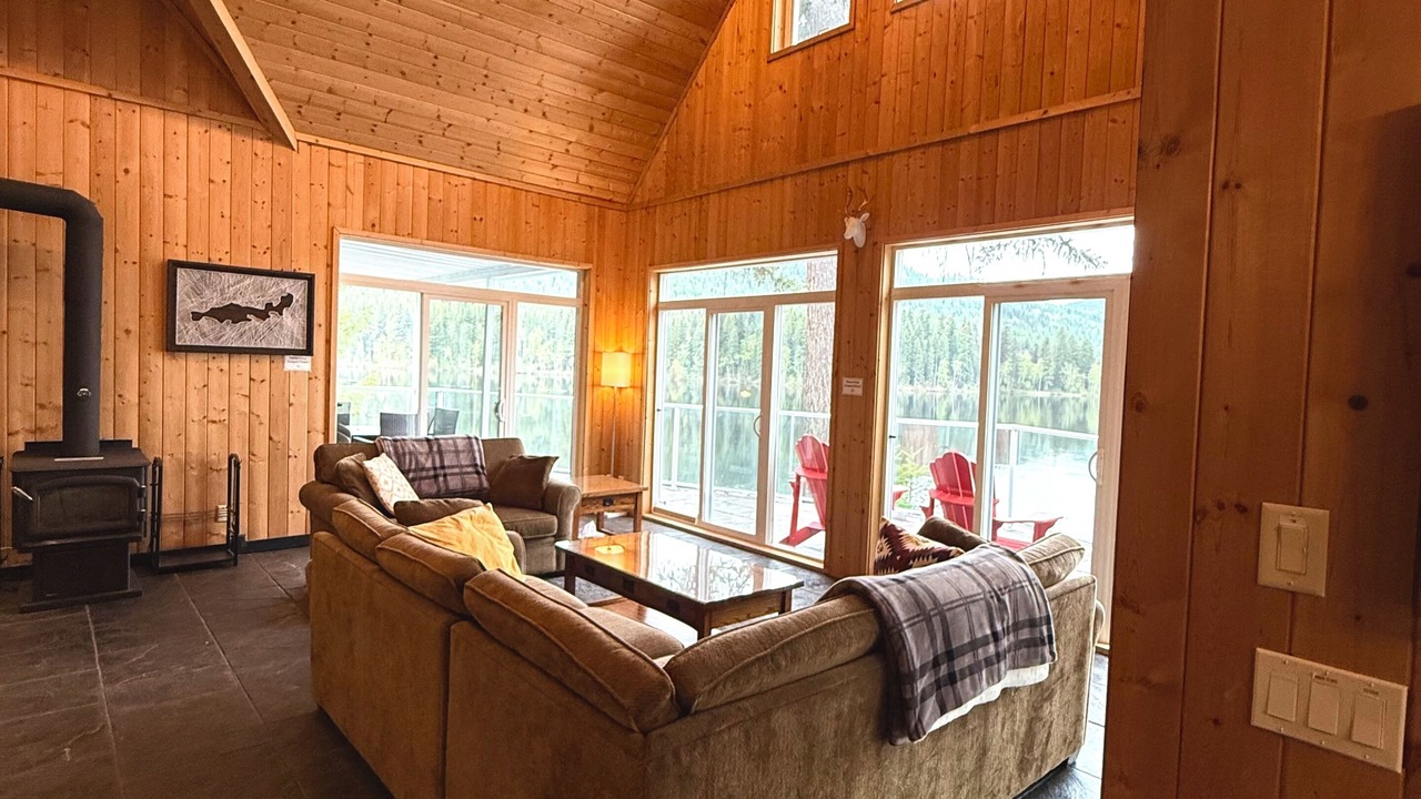 Photo of Livingroom in Eagle Creek