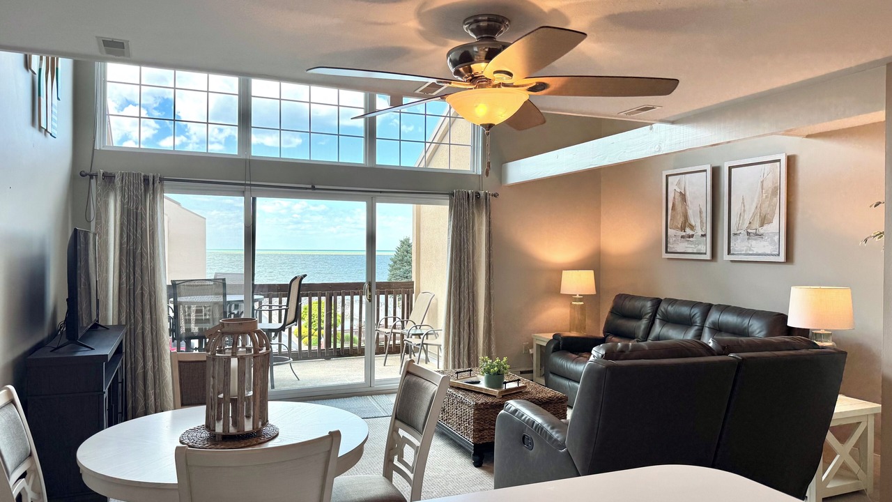 Photo of Livingroom in Port Clinton