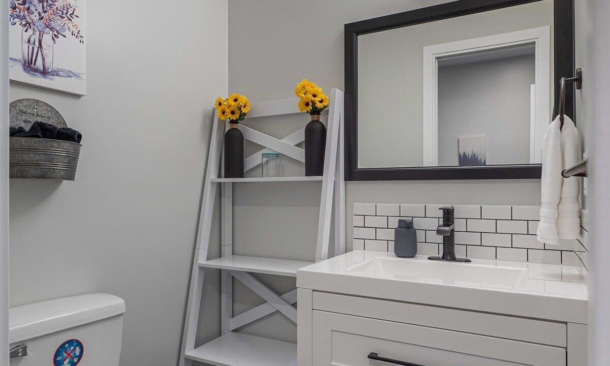 Photo of Bathroom in Sylvan Lake