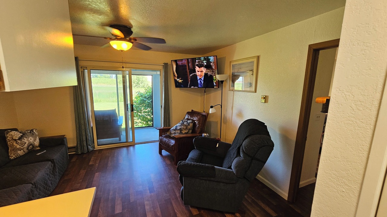 Photo of Livingroom in Oak Harbor