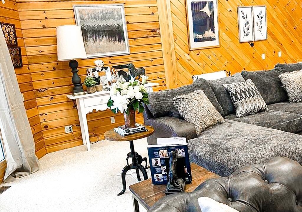 Photo of Livingroom in Mayville