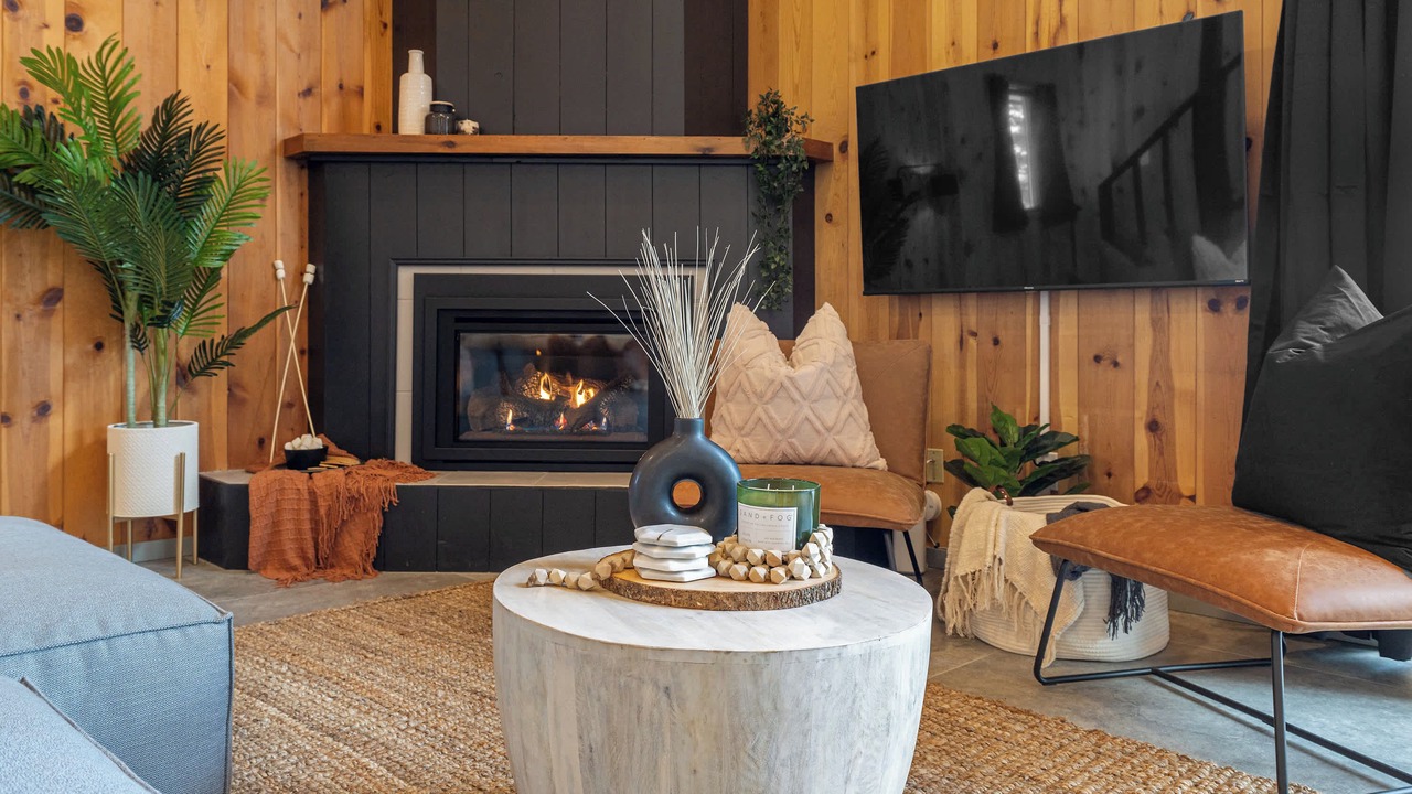 Photo of Livingroom in East Kootenay