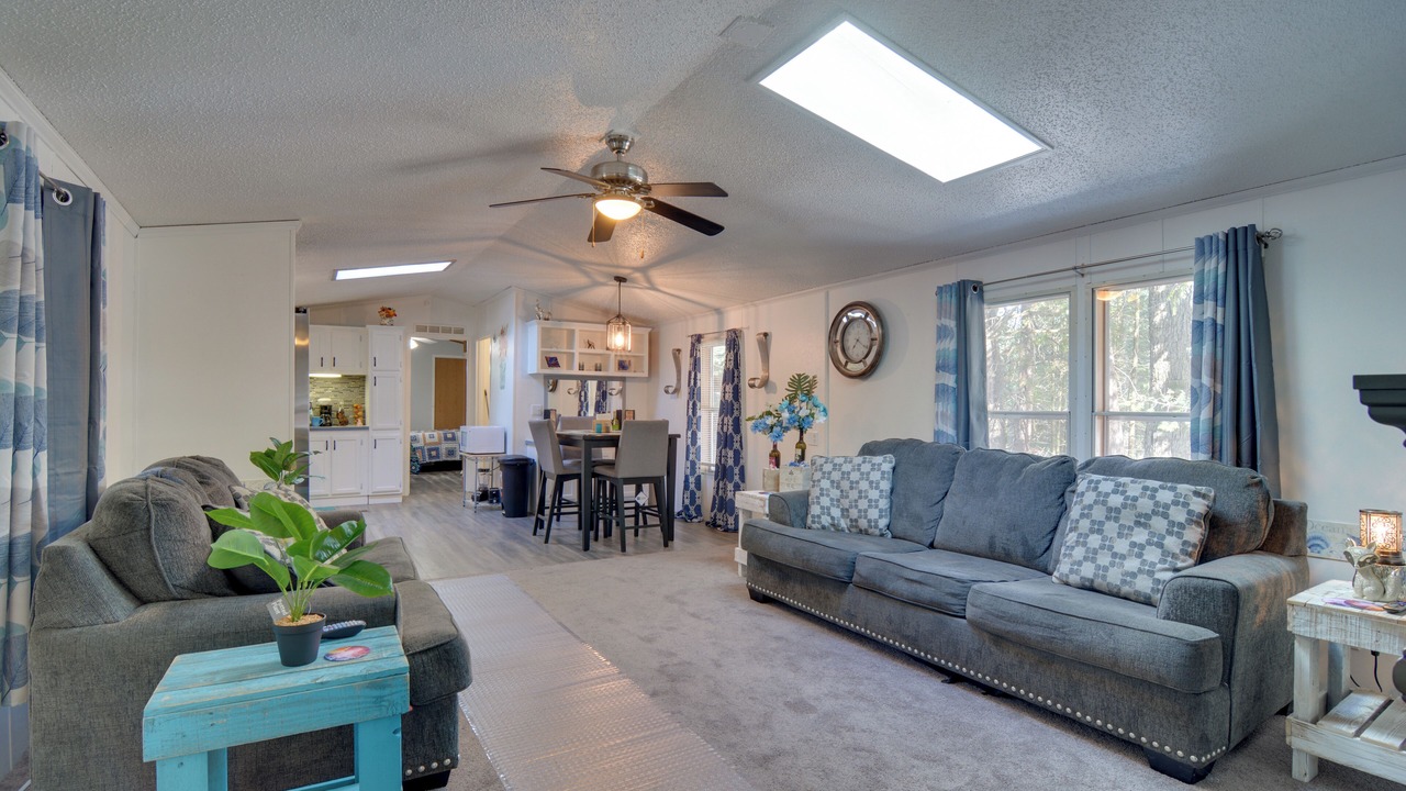 Photo of Livingroom in Prudenville