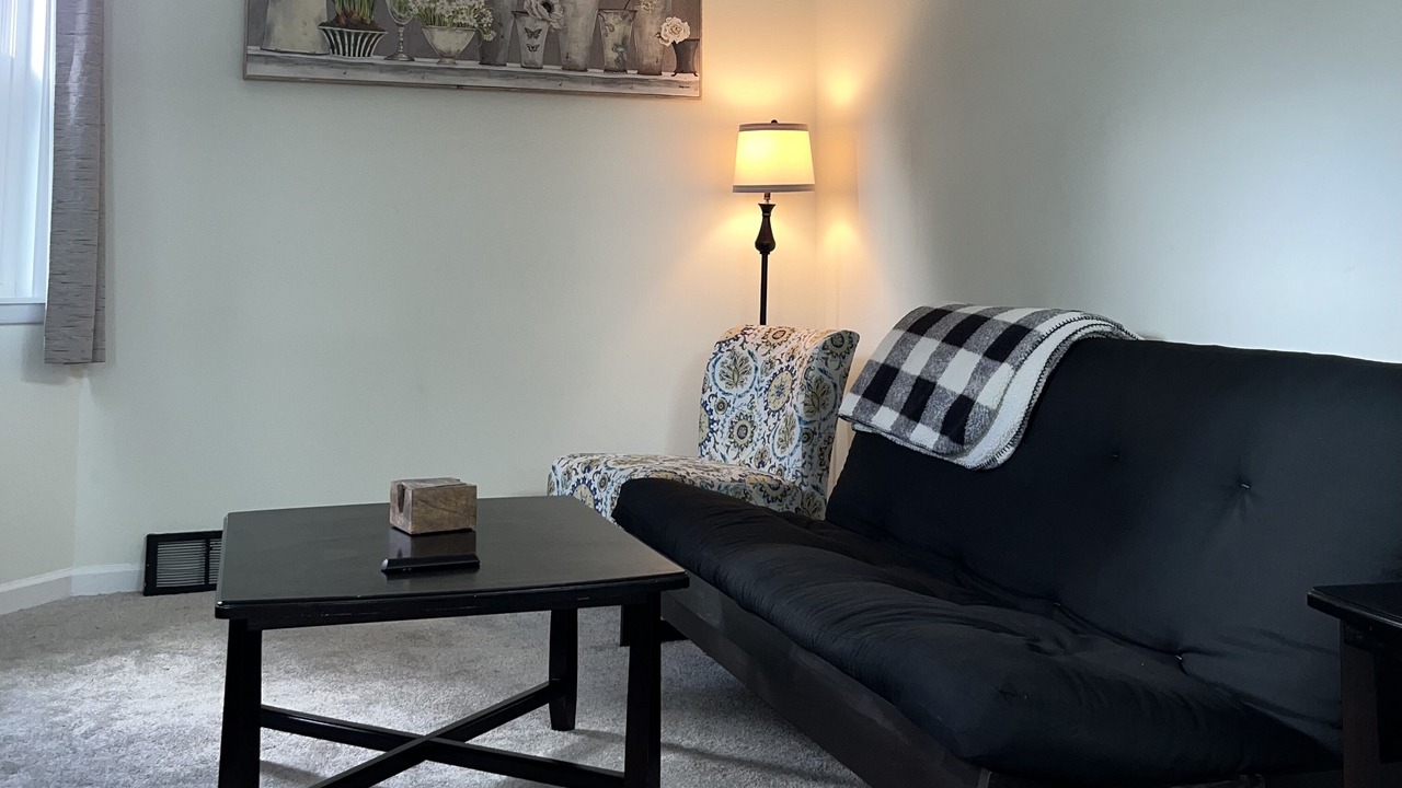 Photo of Livingroom in Front Park