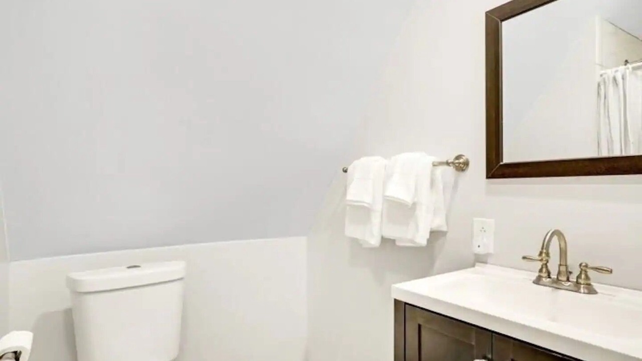 Photo of Bathroom in Front Park