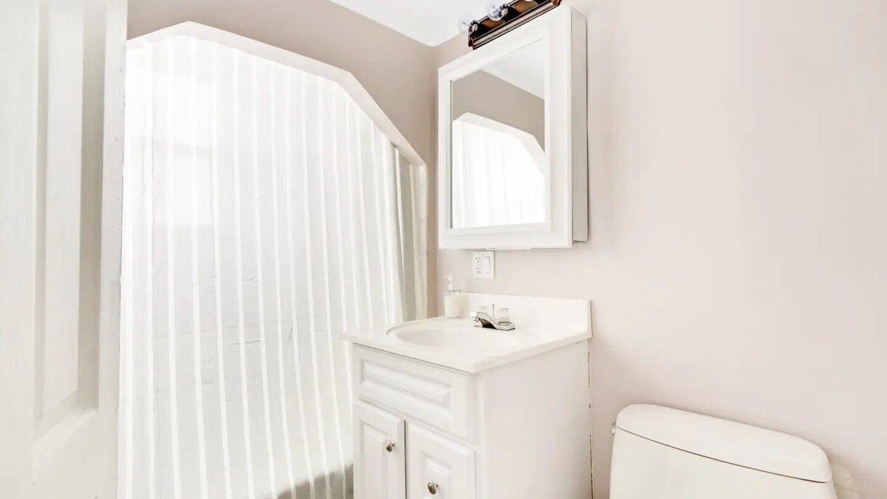 Photo of Bathroom in Front Park